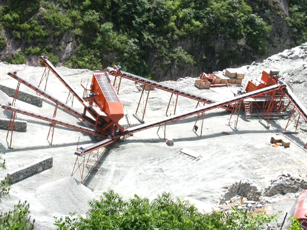 沙粒石可以制砂嗎？時產(chǎn)100噸的移動制砂機(jī)有嗎